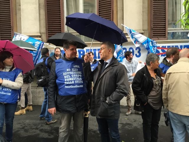 sit-in28042015